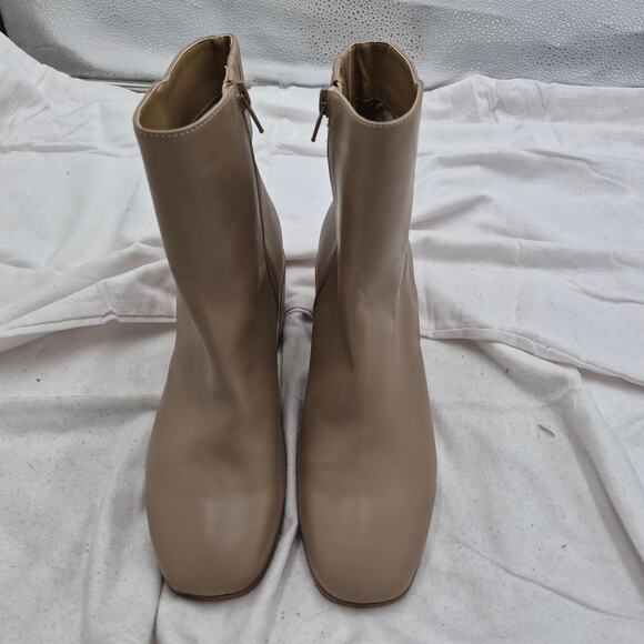 NEW BCBG Sandra Square Toe Dress Bootie Beige bootie size 7 - Picture 4 of 7